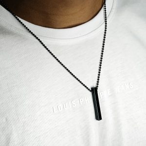 Black pedant chain