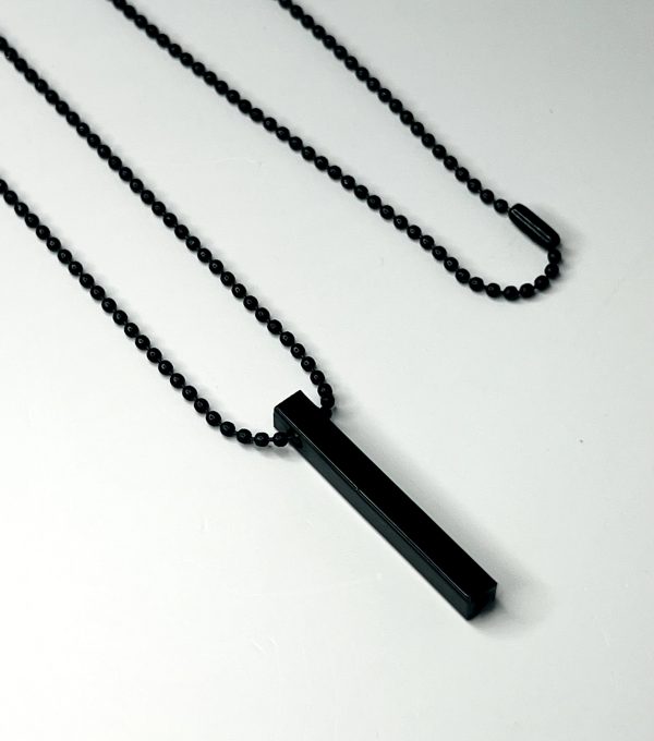 Black pedant chain
