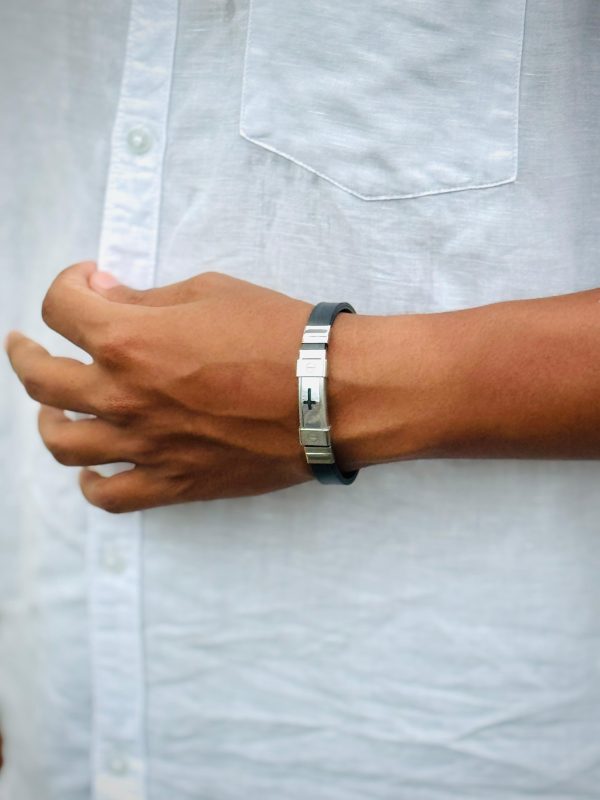 Stylish Cross Bracelet Black